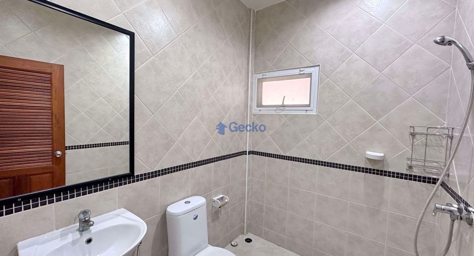 Haus zur Miete mit 4 Zimmer in Bang Lamung, Chonburi