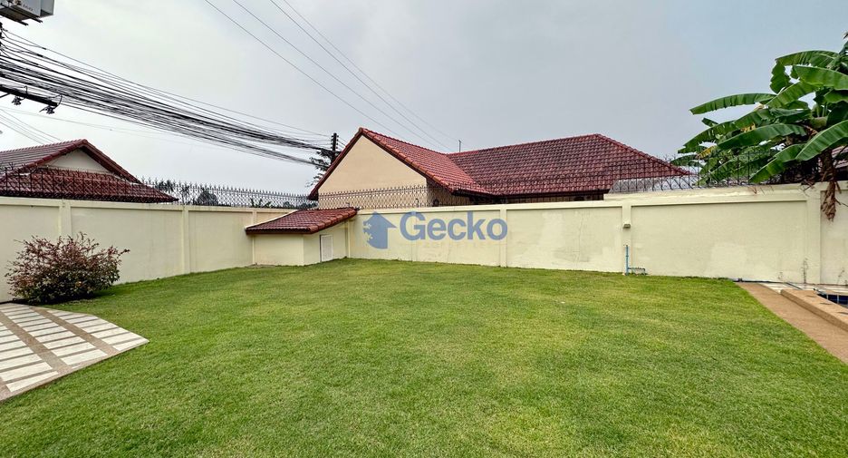 Haus zur Miete mit 4 Zimmer in Bang Lamung, Chonburi