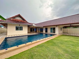 Haus zur Miete mit 4 Zimmer in Bang Lamung, Chonburi
