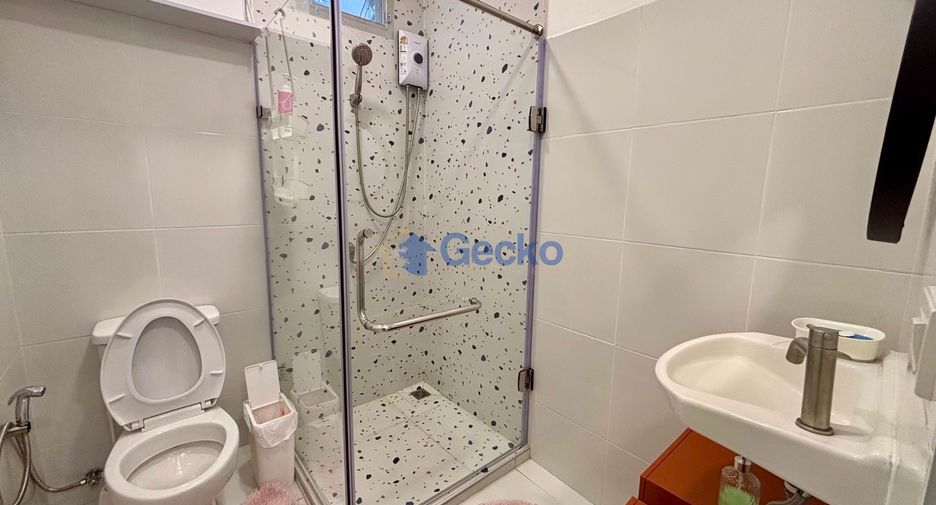 Haus zur Miete mit 2 Zimmer in Bang Lamung, Chonburi