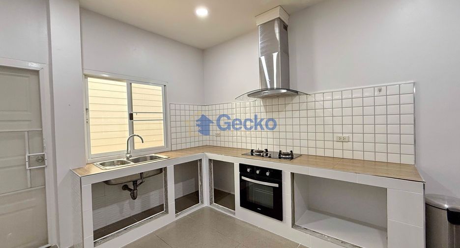 Haus zur Miete mit 3 Zimmer in Bang Lamung, Chonburi