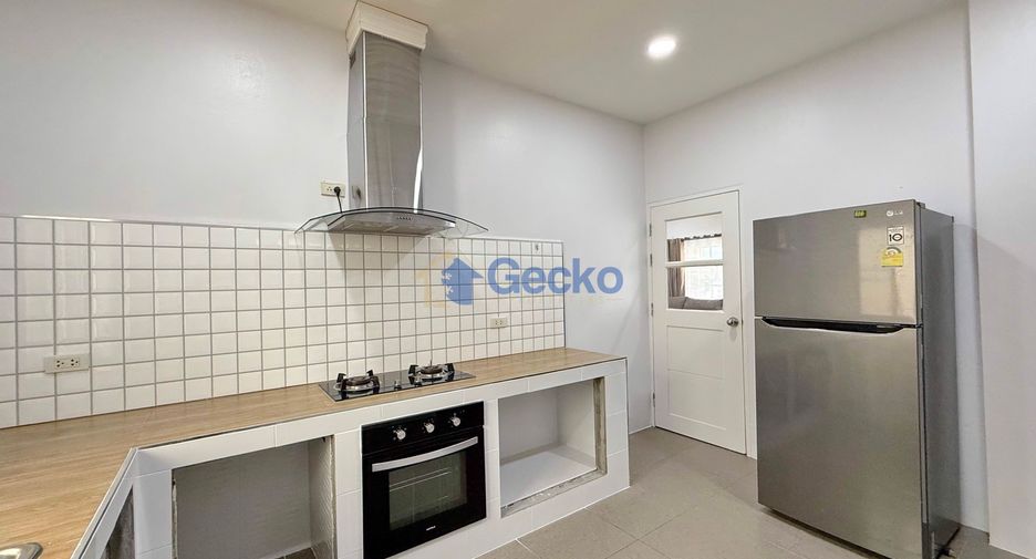 Haus zur Miete mit 3 Zimmer in Bang Lamung, Chonburi