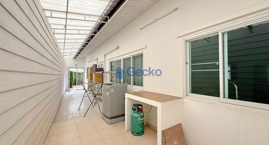 Haus zur Miete mit 3 Zimmer in Bang Lamung, Chonburi