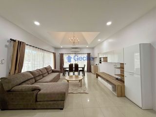 Haus zur Miete mit 3 Zimmer in Bang Lamung, Chonburi