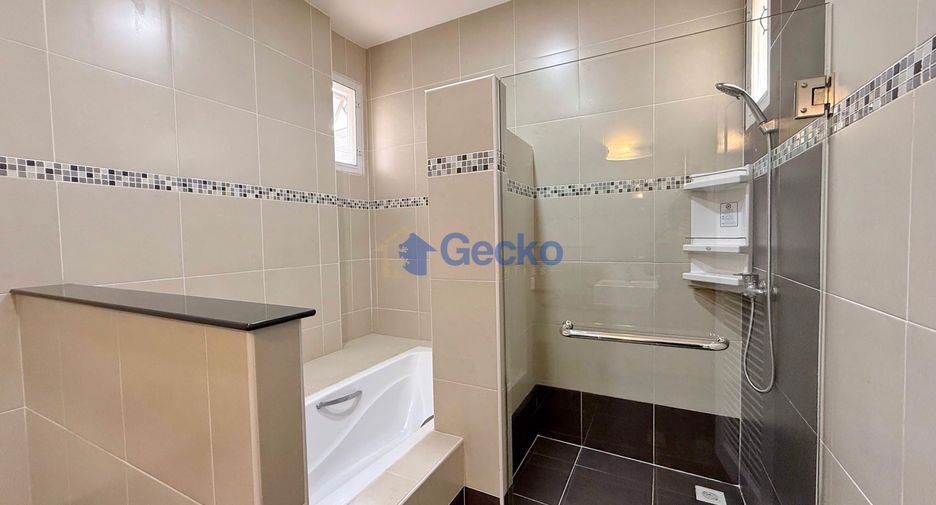 Haus zur Miete mit 3 Zimmer in Bang Lamung, Chonburi