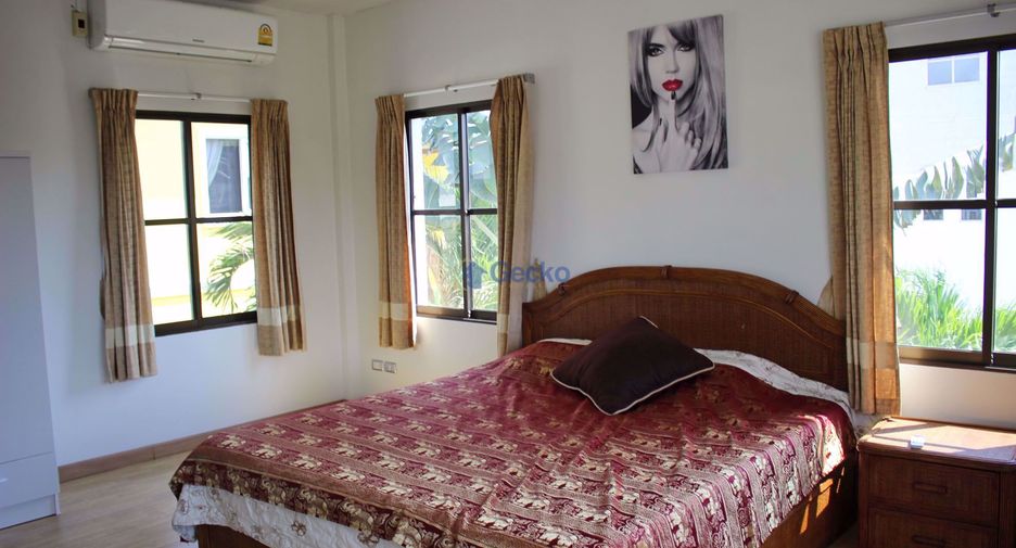 Casa en alquiler de 3 habitaciones en Bang Lamung, Chonburi