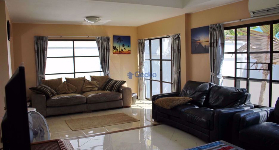 Casa en alquiler de 3 habitaciones en Bang Lamung, Chonburi