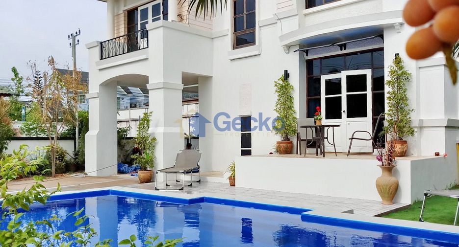Casa en alquiler de 3 habitaciones en Bang Lamung, Chonburi