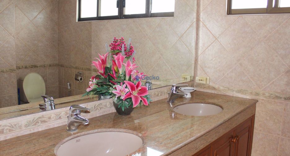 For rent and for sale 1 bed condo in Bang Lamung, Chonburi