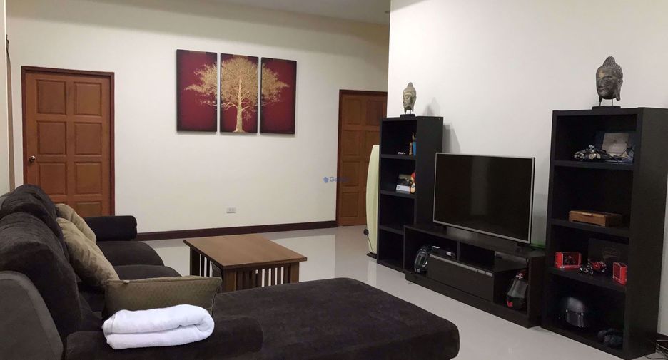 À louer 3 chambres maison à Huay Yai, Pattaya