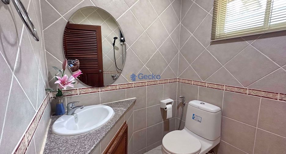 Haus zur Miete mit 3 Zimmer in Bang Lamung, Chonburi