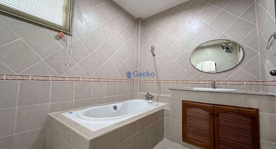 Haus zur Miete mit 3 Zimmer in Bang Lamung, Chonburi