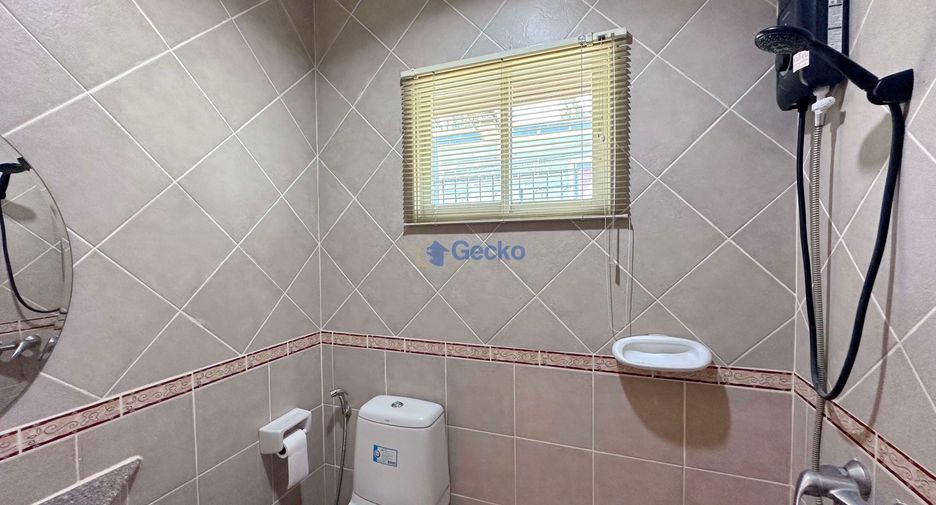 Haus zur Miete mit 3 Zimmer in Bang Lamung, Chonburi