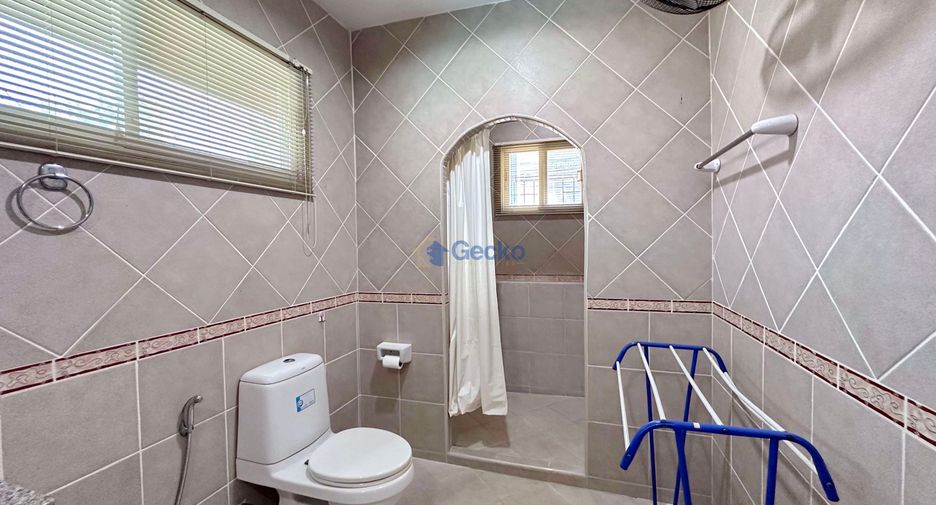 Haus zur Miete mit 3 Zimmer in Bang Lamung, Chonburi