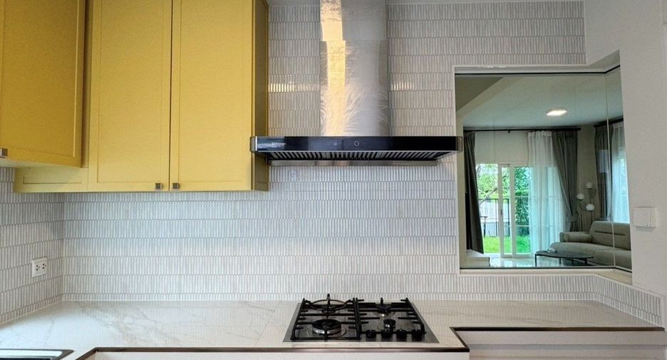 For rent 4 bedrooms house in Bang Phli, Samut Prakan