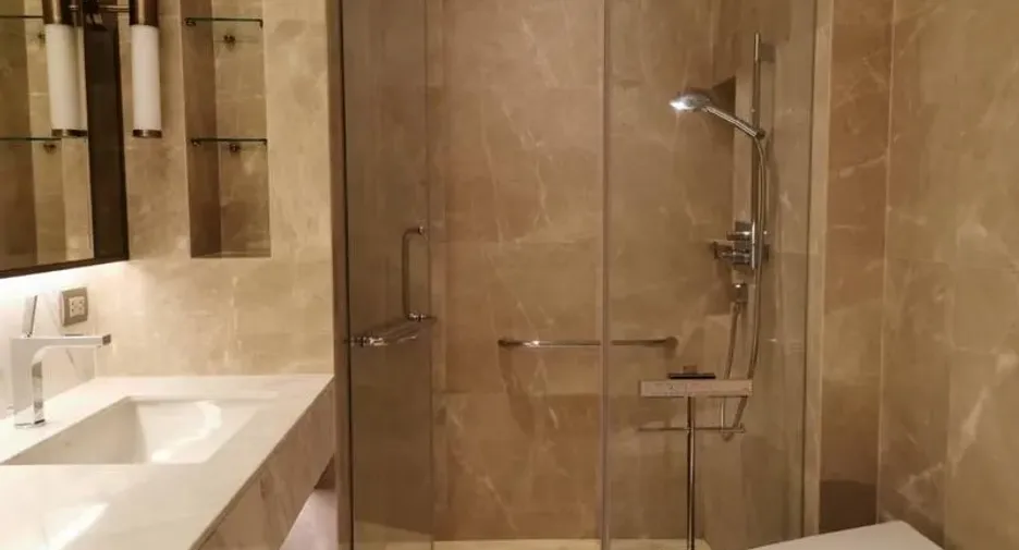 Wohnung zur Miete mit 2 Zimmer in Pathum Wan, Bangkok