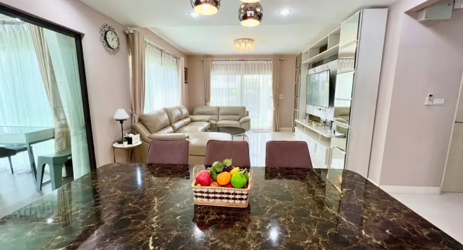 For rent and for sale 4 bedrooms house in Bang Phli, Samut Prakan