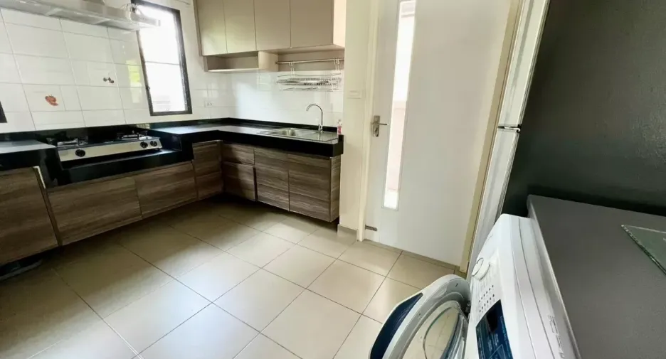 For rent and for sale 4 bedrooms house in Bang Phli, Samut Prakan