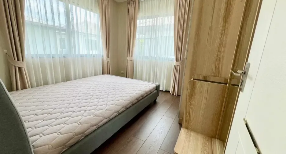 For rent and for sale 4 bedrooms house in Bang Phli, Samut Prakan