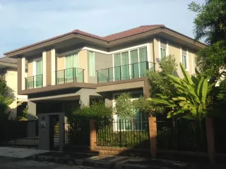 出租 3 卧室 独立屋 在 Suan Luang, 曼谷
