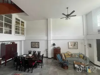 Oficina en alquiler de 4 habitaciones en Sathon, Bangkok