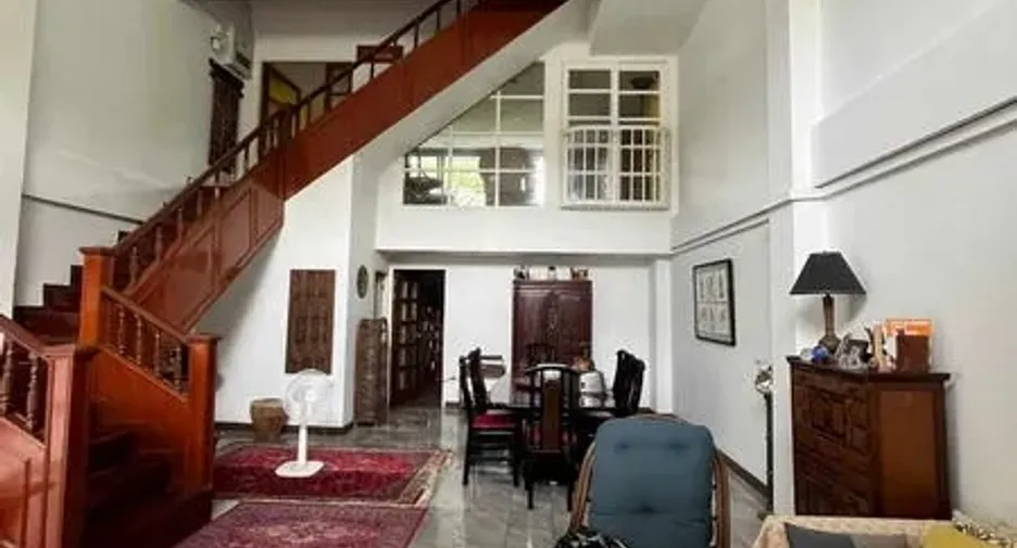 Oficina en alquiler de 4 habitaciones en Sathon, Bangkok
