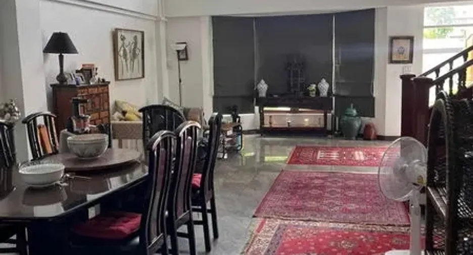 Oficina en alquiler de 4 habitaciones en Sathon, Bangkok