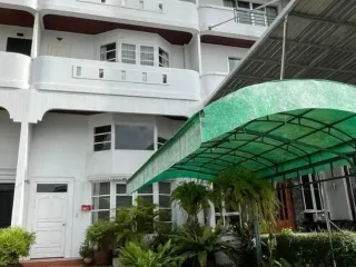 Oficina en alquiler de 4 habitaciones en Sathon, Bangkok