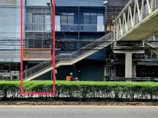 For rent retail Space in Khlong Toei, Bangkok