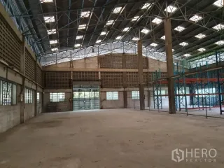 出租 仓库 在 Mueang Samut Prakan, Samut Prakan