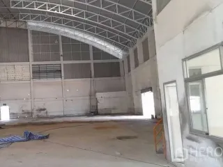 出租 仓库 在 Mueang Samut Prakan, Samut Prakan