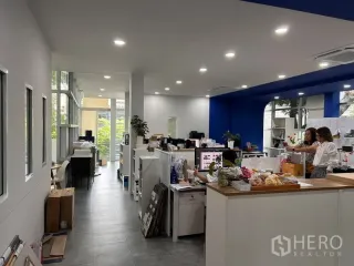 Oficina en alquiler en Watthana, Bangkok
