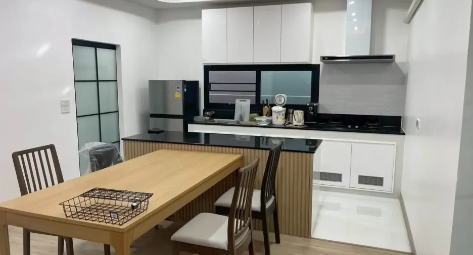 For rent warehouse in Taling Chan, Bangkok