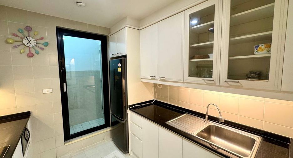 For rent 2 bedrooms condo in Sathon, Bangkok