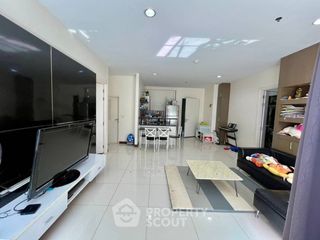 For sale 2 bedrooms condo in Bang Kapi, Bangkok