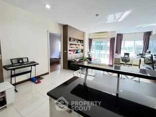 For sale 2 bedrooms condo in Bang Kapi, Bangkok