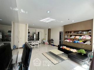 For sale 2 bedrooms condo in Bang Kapi, Bangkok