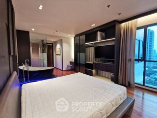 À vendre 2 chambres condo à Yan Nawa, Bangkok