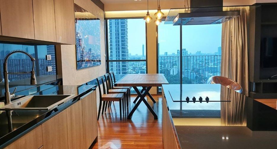 À vendre 2 chambres condo à Yan Nawa, Bangkok