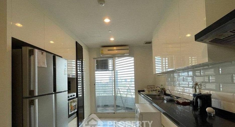 À louer 4 chambres condo à Khlong Toei, Bangkok