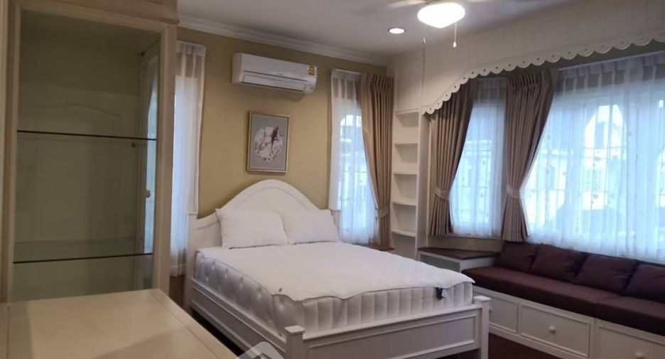 Casa en alquiler de 4 habitaciones en Bang Na, Bangkok