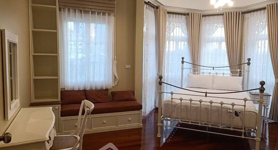 Casa en alquiler de 4 habitaciones en Bang Na, Bangkok