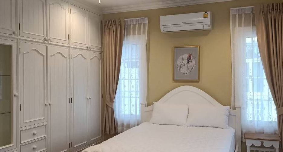 Casa en alquiler de 4 habitaciones en Bang Na, Bangkok