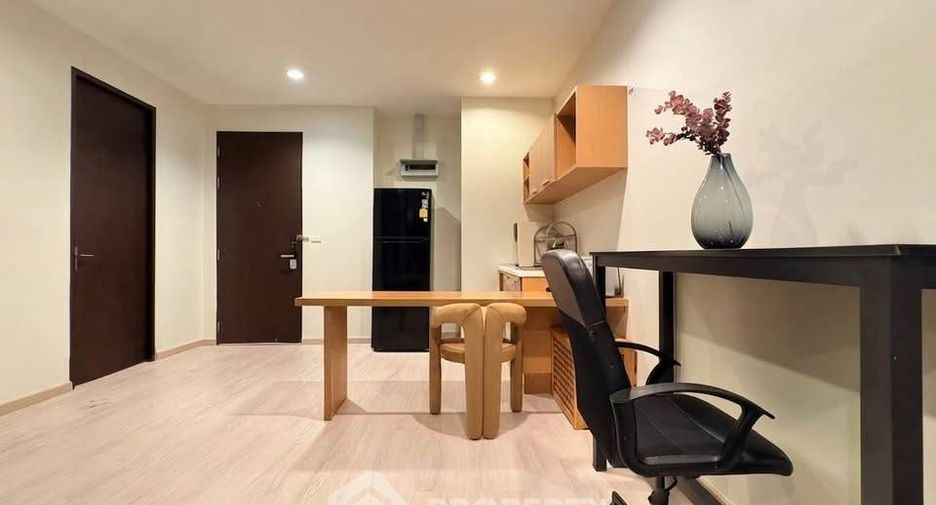 Wohnung zur Miete mit 2 Zimmer in Pathum Wan, Bangkok