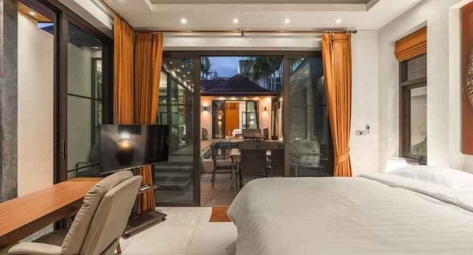 For rent 4 bedrooms villa in Mueang Phuket, Phuket