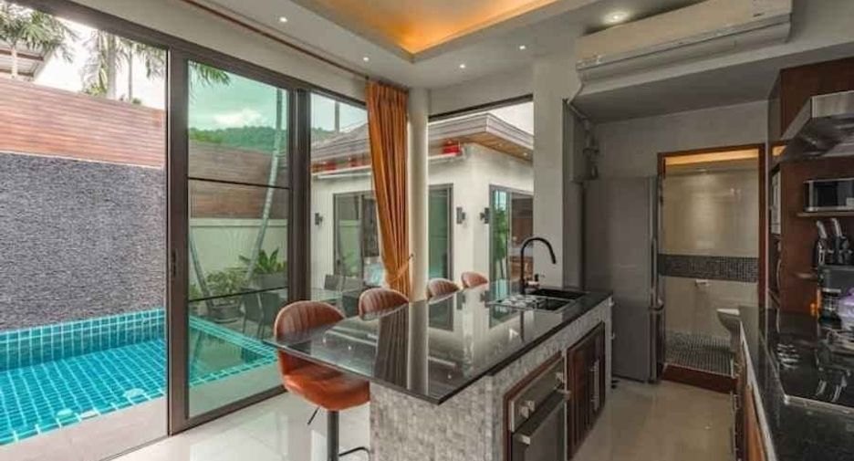 For rent 4 bedrooms villa in Mueang Phuket, Phuket