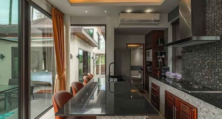 For rent 4 bedrooms villa in Mueang Phuket, Phuket
