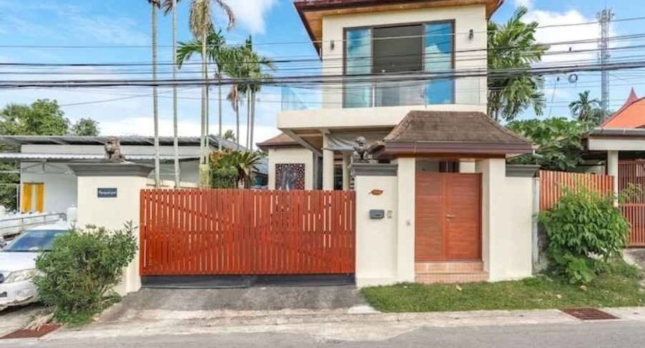 For rent 4 bedrooms villa in Mueang Phuket, Phuket
