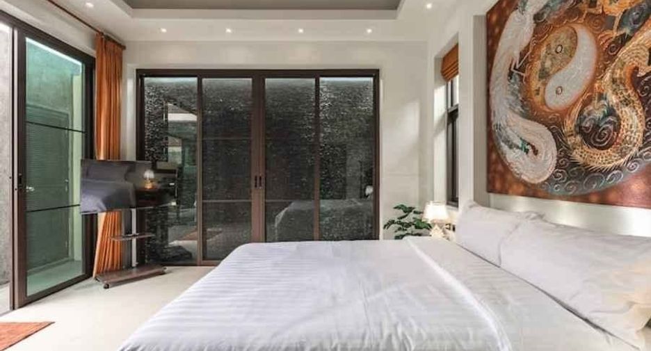 For rent 4 bedrooms villa in Mueang Phuket, Phuket