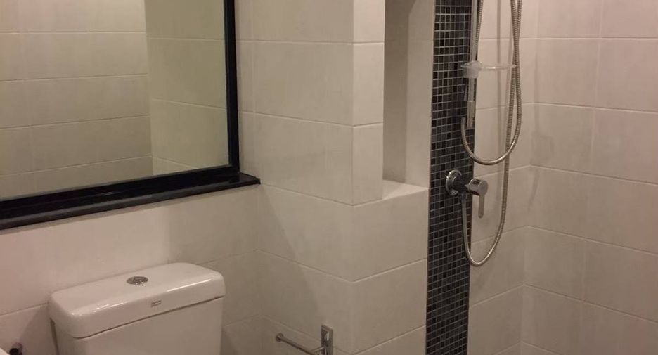 For rent 2 bedrooms condo in Bang Phlat, Bangkok